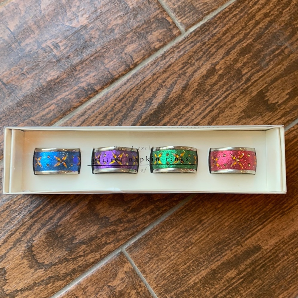 Pier 1 set of 4 glitter napkin rings